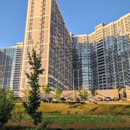 Квартира З Краєвидом На Озеро Kijev Kültér fotó